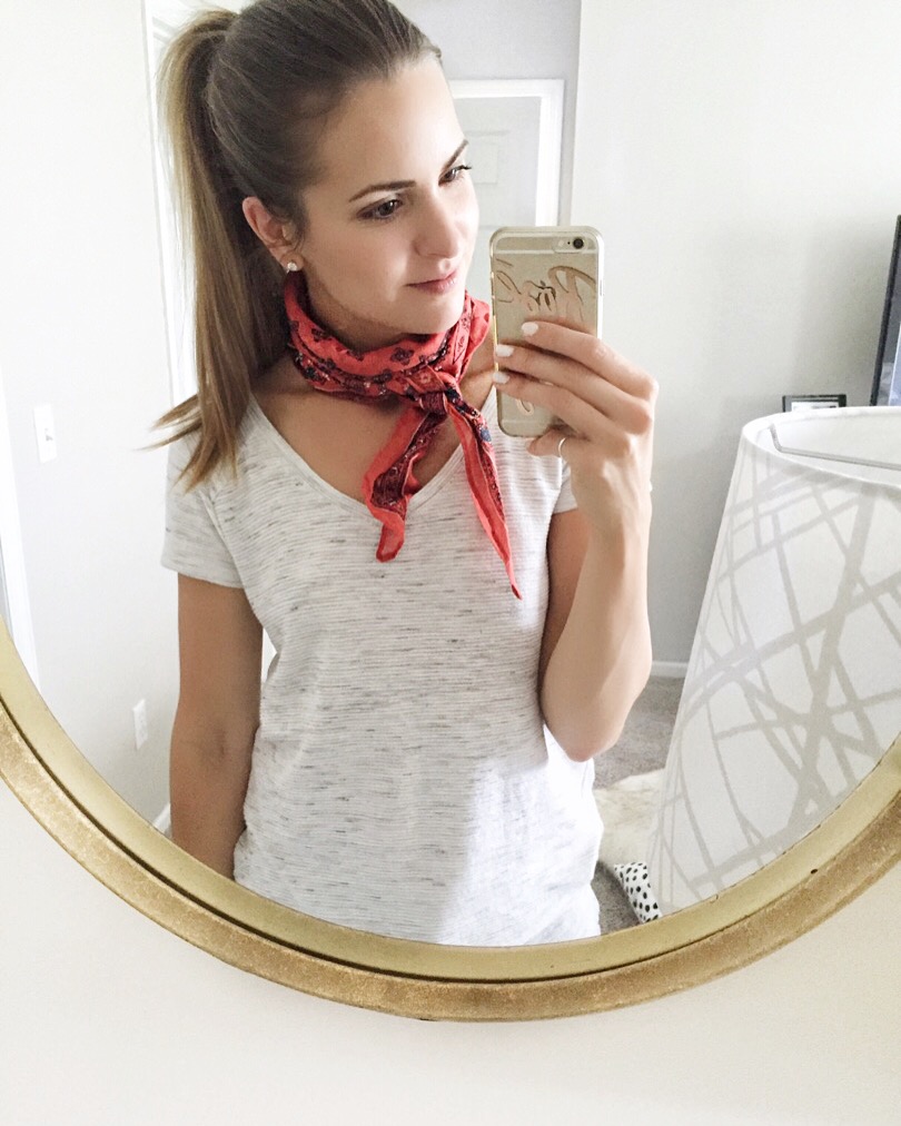 red-neck-scarf-outfit