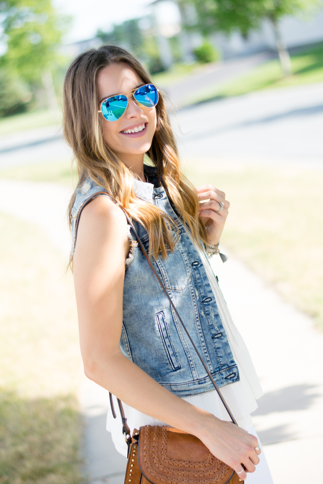 denim-vest-outfit