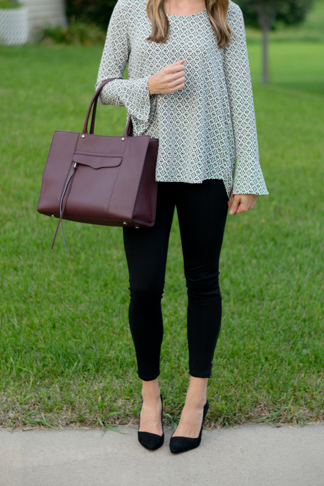 Pleione bell cuff high-low blouse