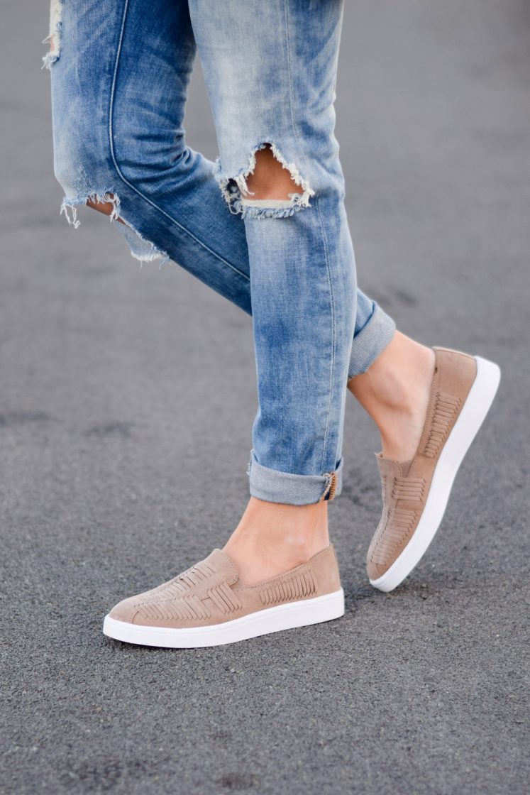 blanknyc good vibes jeans, target taupe slip on sneakers, spring fashion 2017, fashion blogger outfit