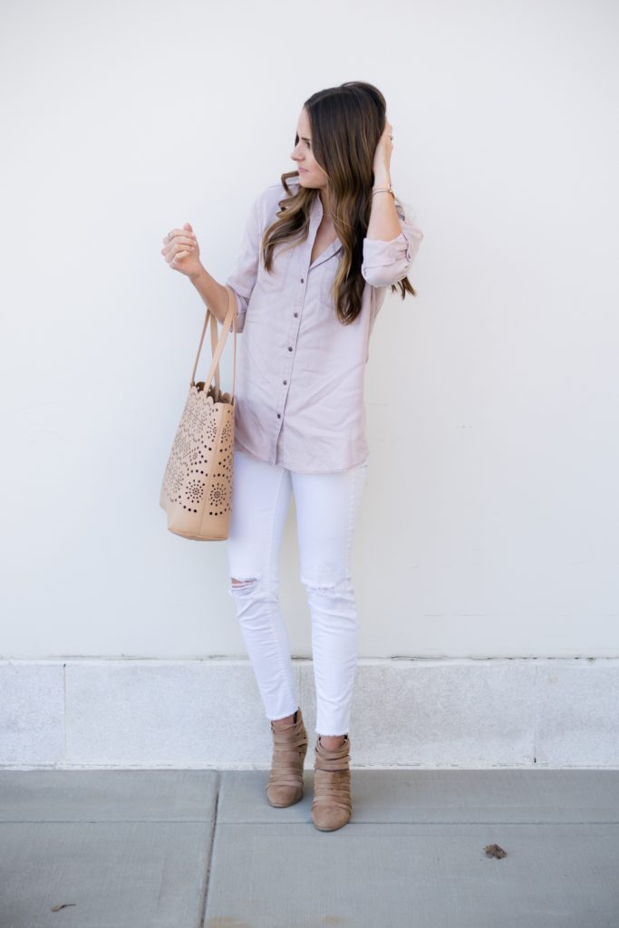 express soft boyfriend twill shirt, white jeans outfit, chelsea28 scalloped tote