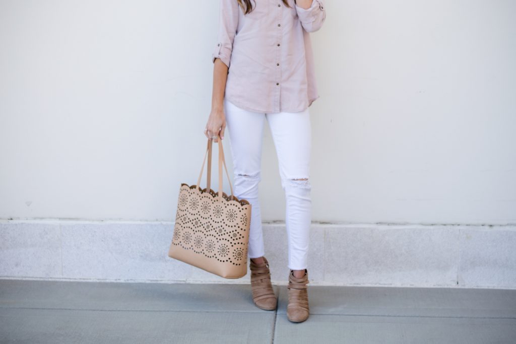 express soft boyfriend twill shirt, white jeans outfit, chelsea28 scalloped tote