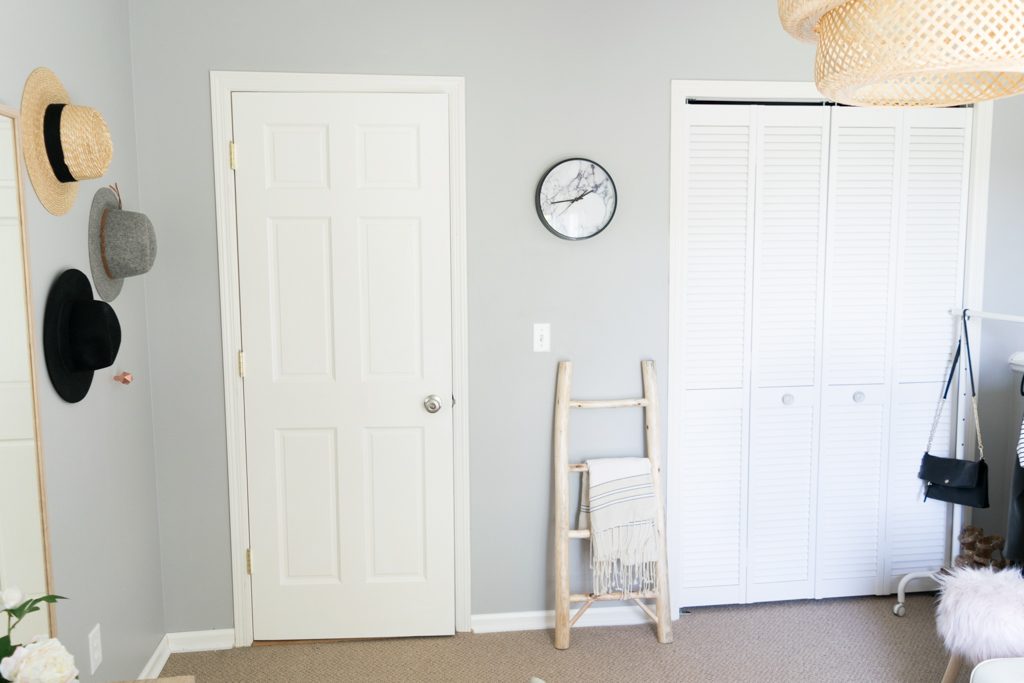 ladder blanket style, ways to store hats, floppy hat wall, marble wall clock