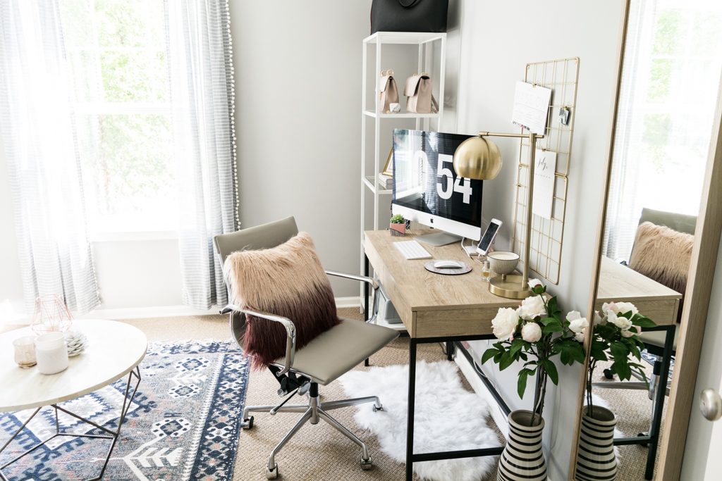 blog home office inspiration, fashion blog work space, bright minimal work space, office decor on a budget, Pinterest home office