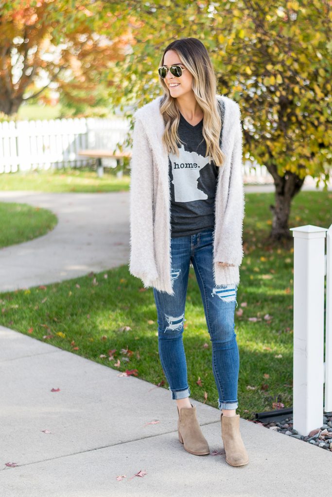 the home t, Minnesota tee, Minneapolis blogger, express feather cover up