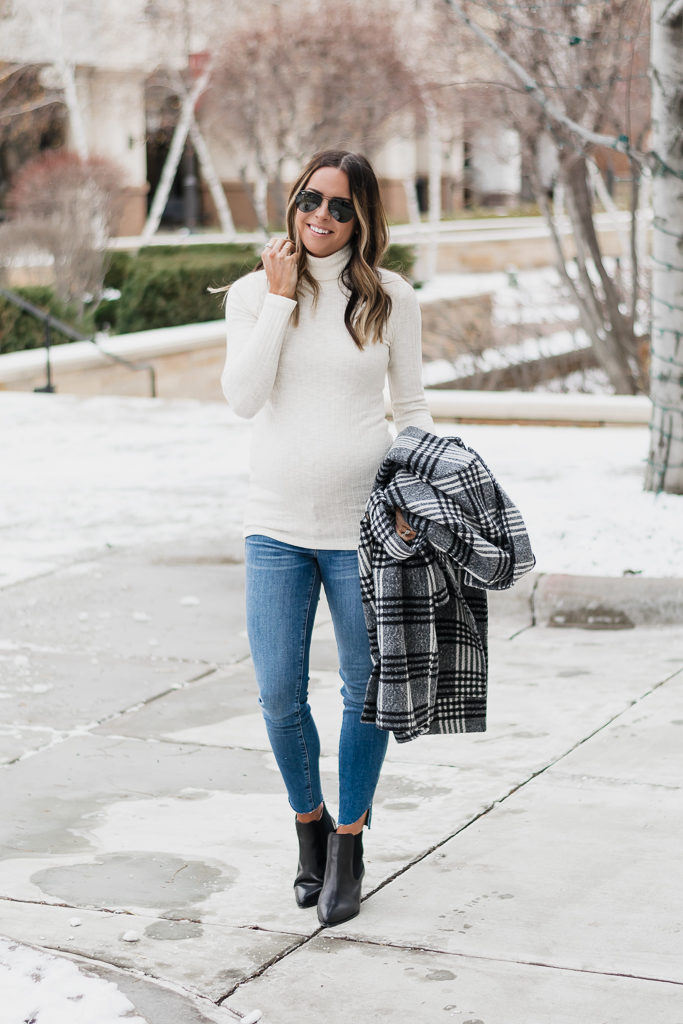 Stylish Maternity Winter Outfit