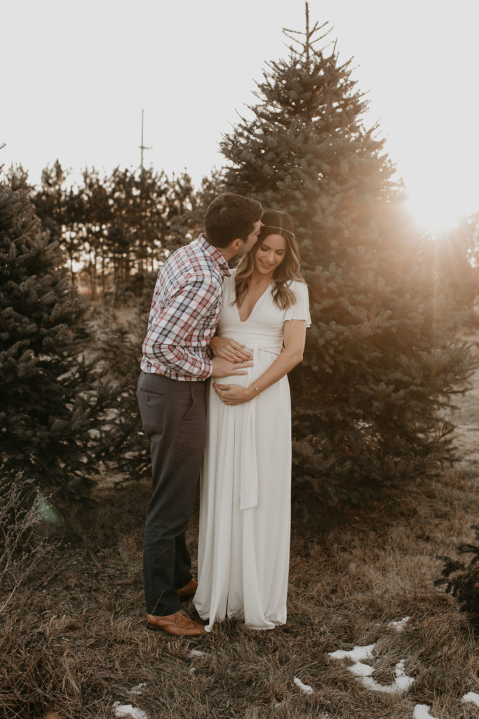 christmas maternity session, holiday maternity shoot, pregnancy photography winter, pregnancy fashion, nicole marie photography