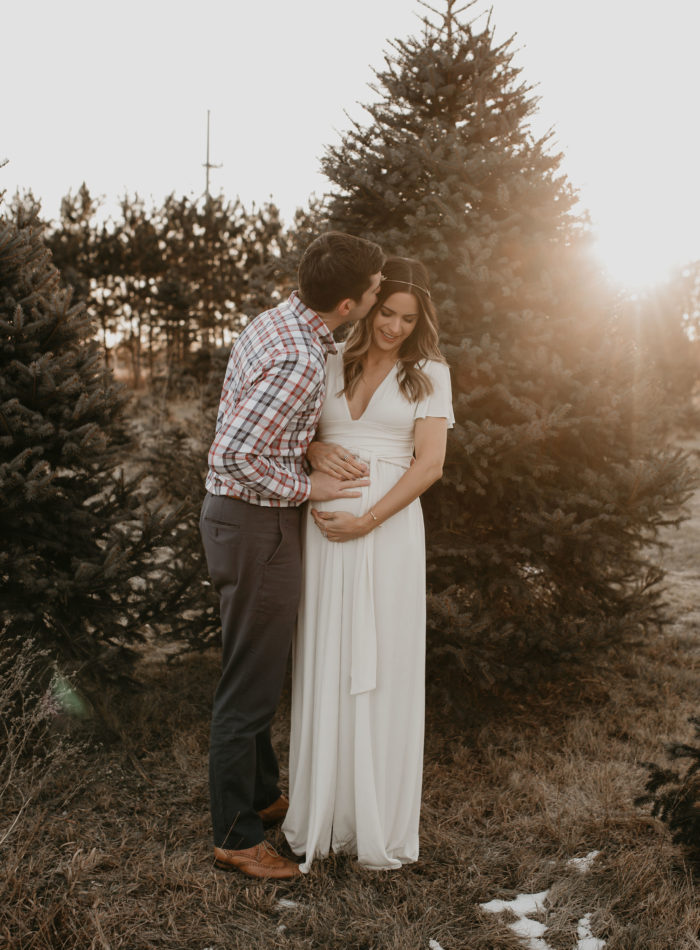 christmas maternity session, holiday maternity shoot, pregnancy photography winter, pregnancy fashion, nicole marie photography