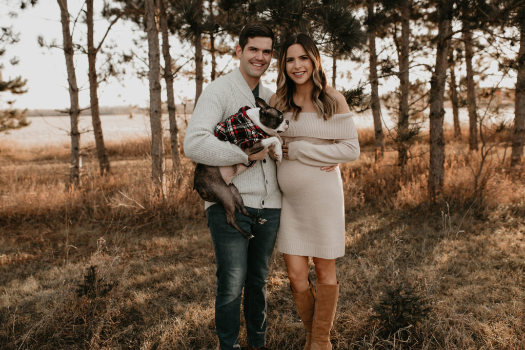 christmas maternity session, holiday maternity shoot, pregnancy photography winter, pregnancy fashion, nicole marie photography