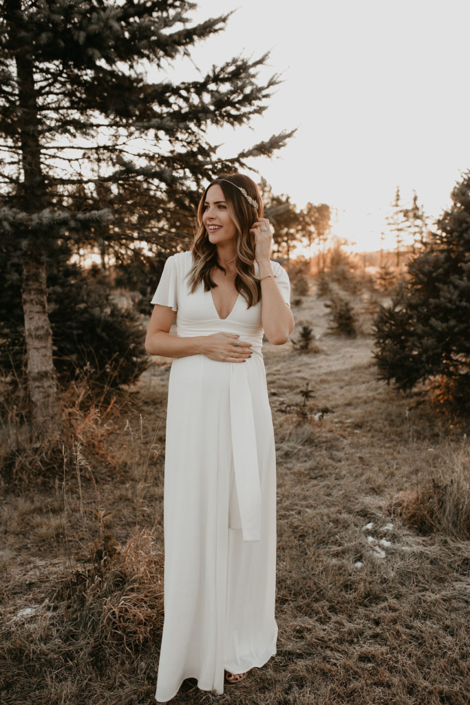 christmas maternity session, holiday maternity shoot, pregnancy photography winter, pregnancy fashion, nicole marie photography