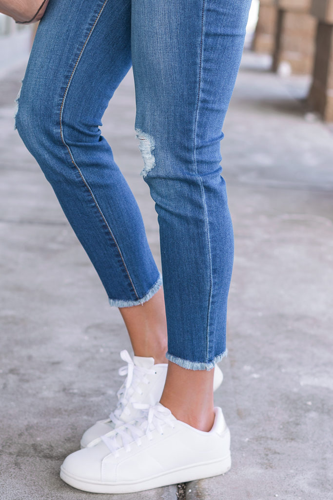 Cute & Comfy Jeans Under $25 - The Styled Press