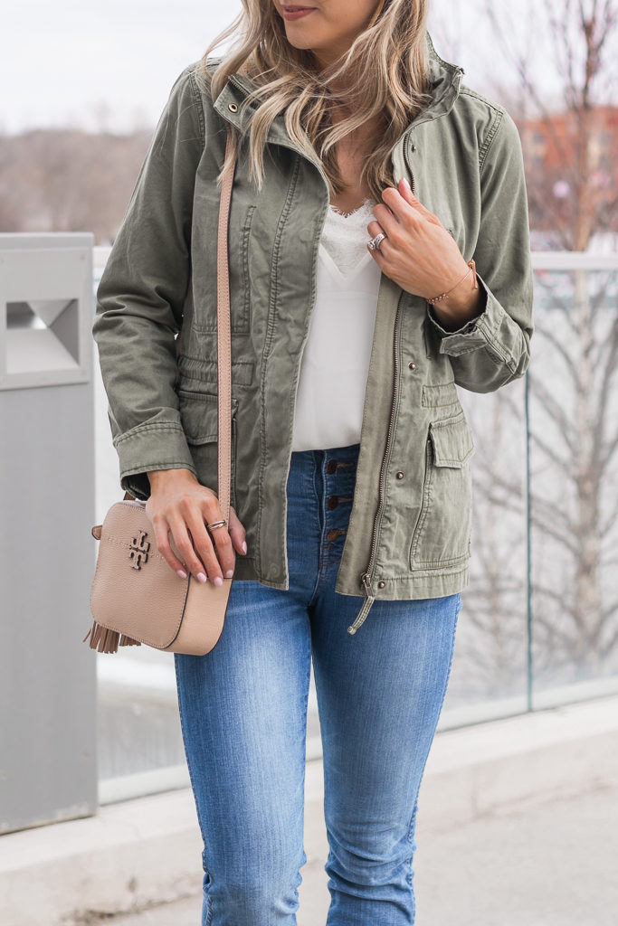 30 Trendy Utility Jacket Outfits For Spring - Styleoholic