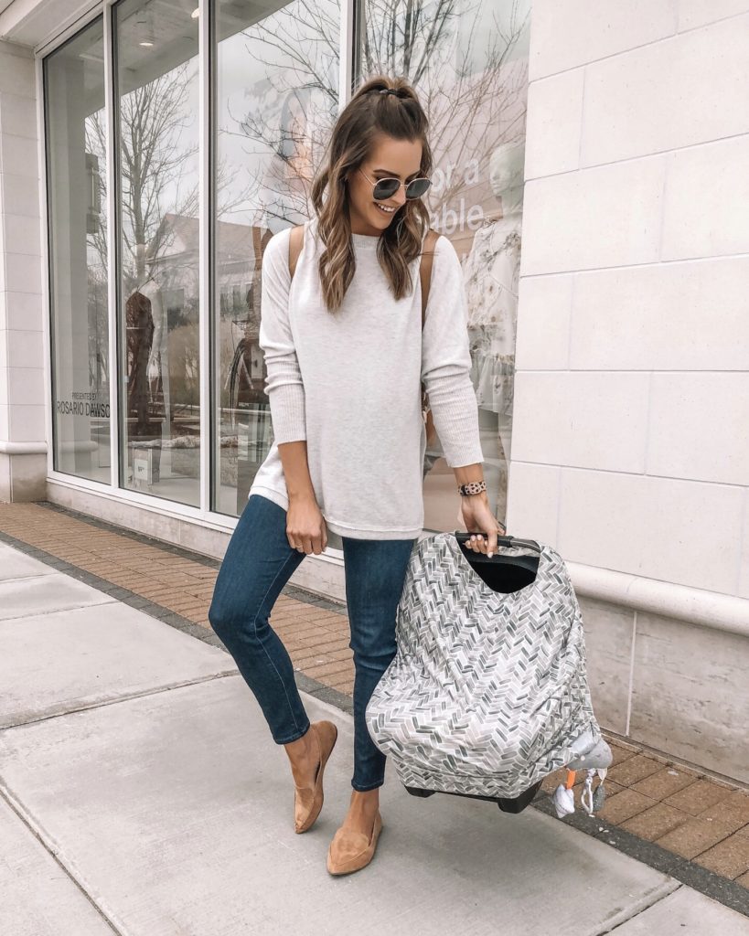 https://thestyledpress.com/wp-content/uploads/2019/04/cute-nursing-friendly-fashion-819x1024.jpg