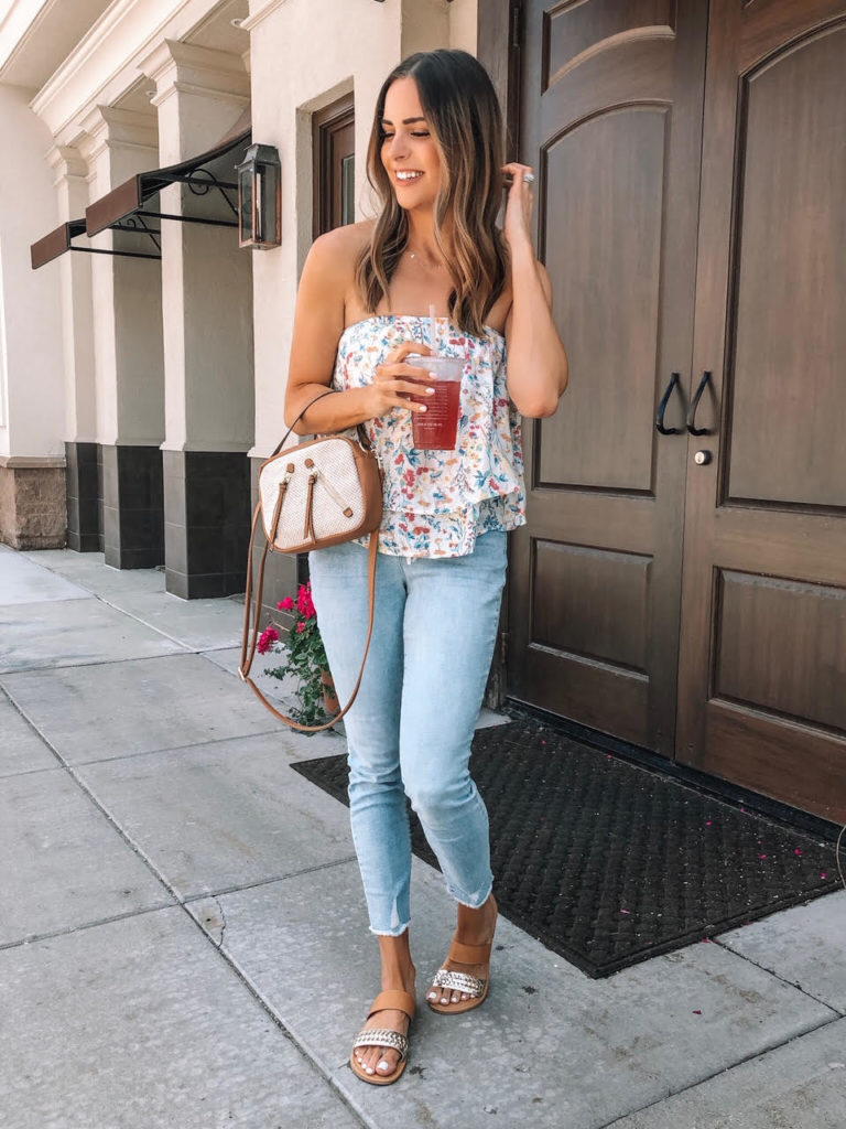 Cute & Comfy Jeans Under $25 - The Styled Press