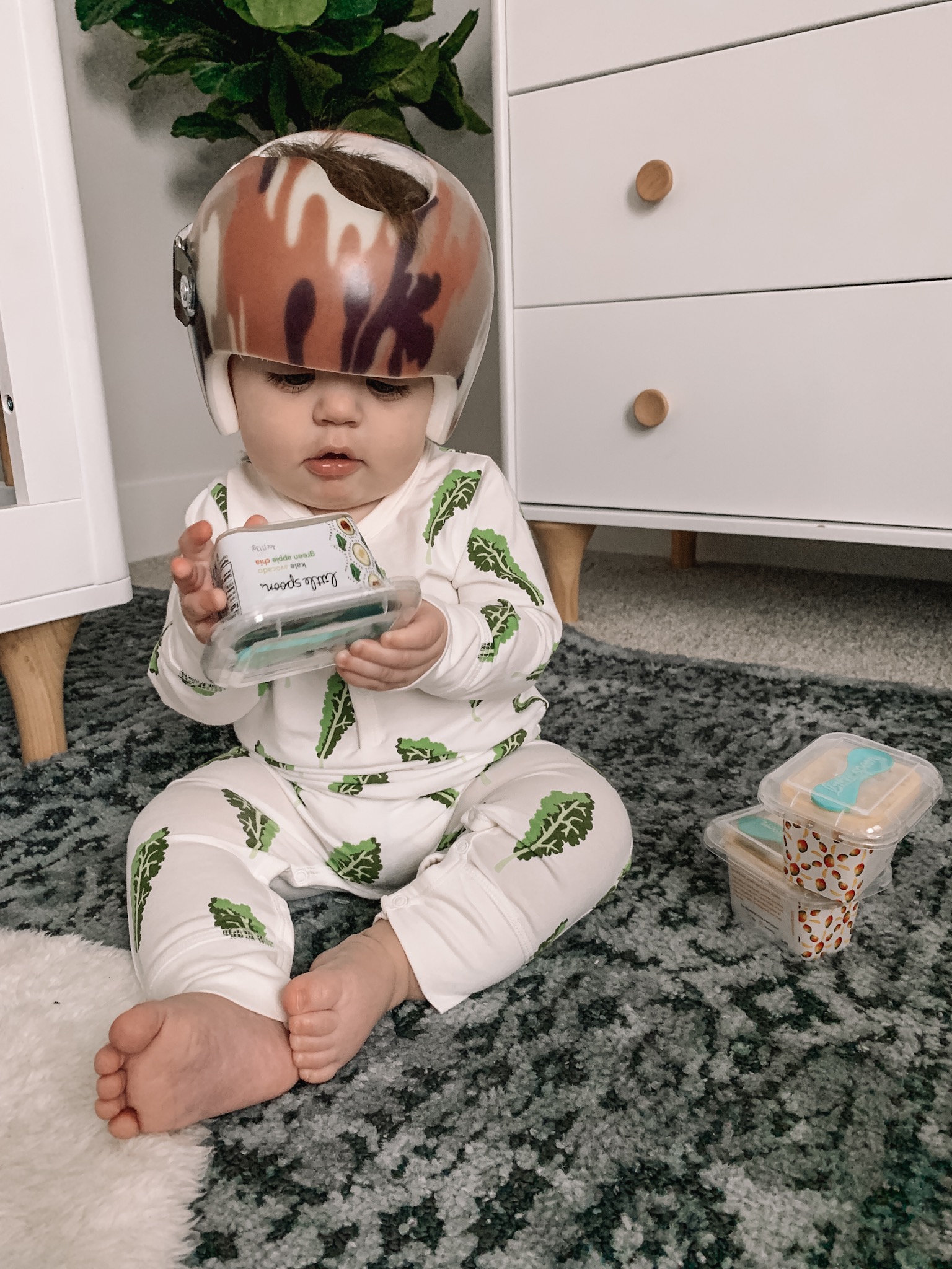 aden + anais kale onesie, little spoon review, 8 month baby update, schedule, Keldon 