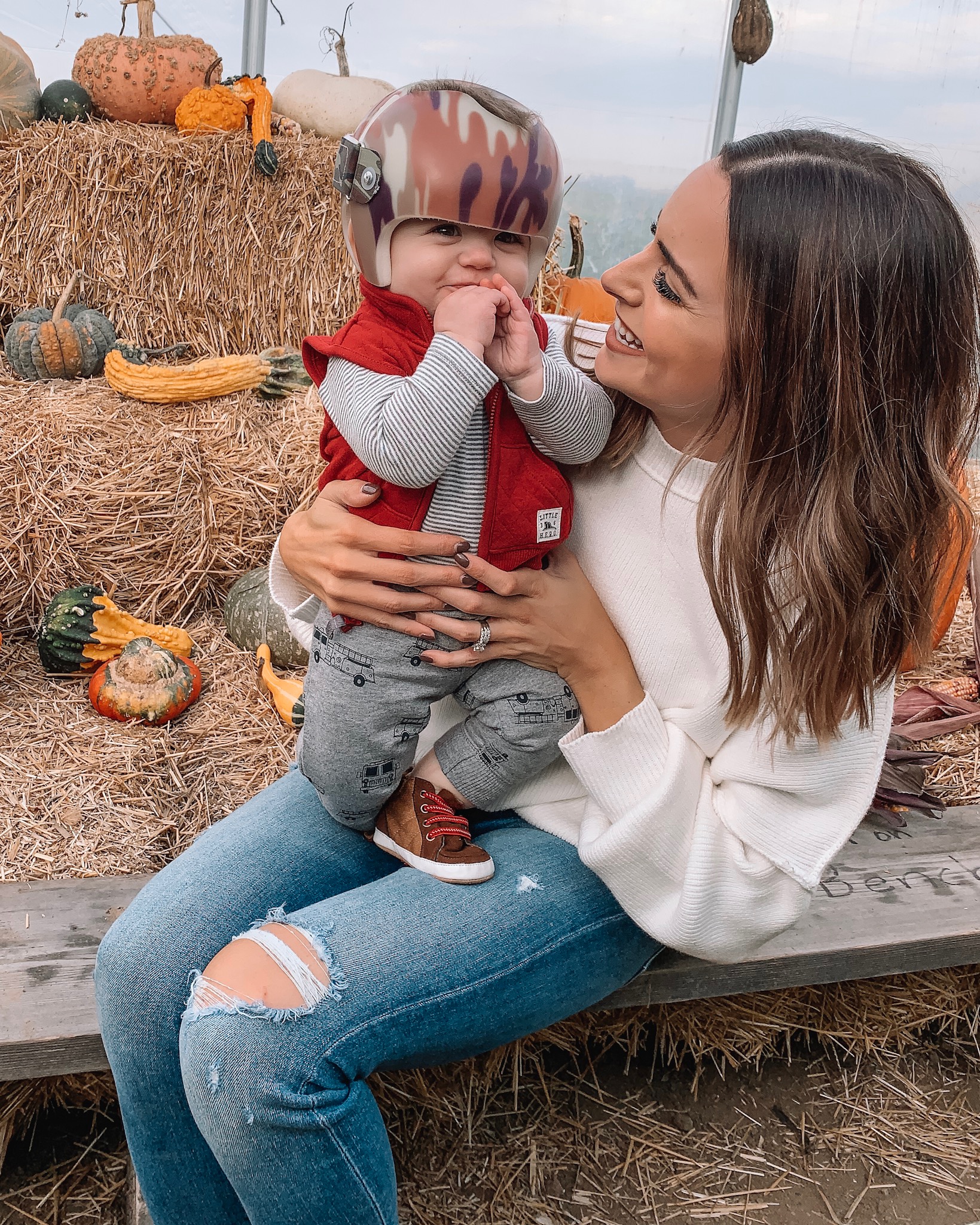 fall day style, backcountry, apple orchard outfit, pumpkin patch, family photos, Minneapolis blogger