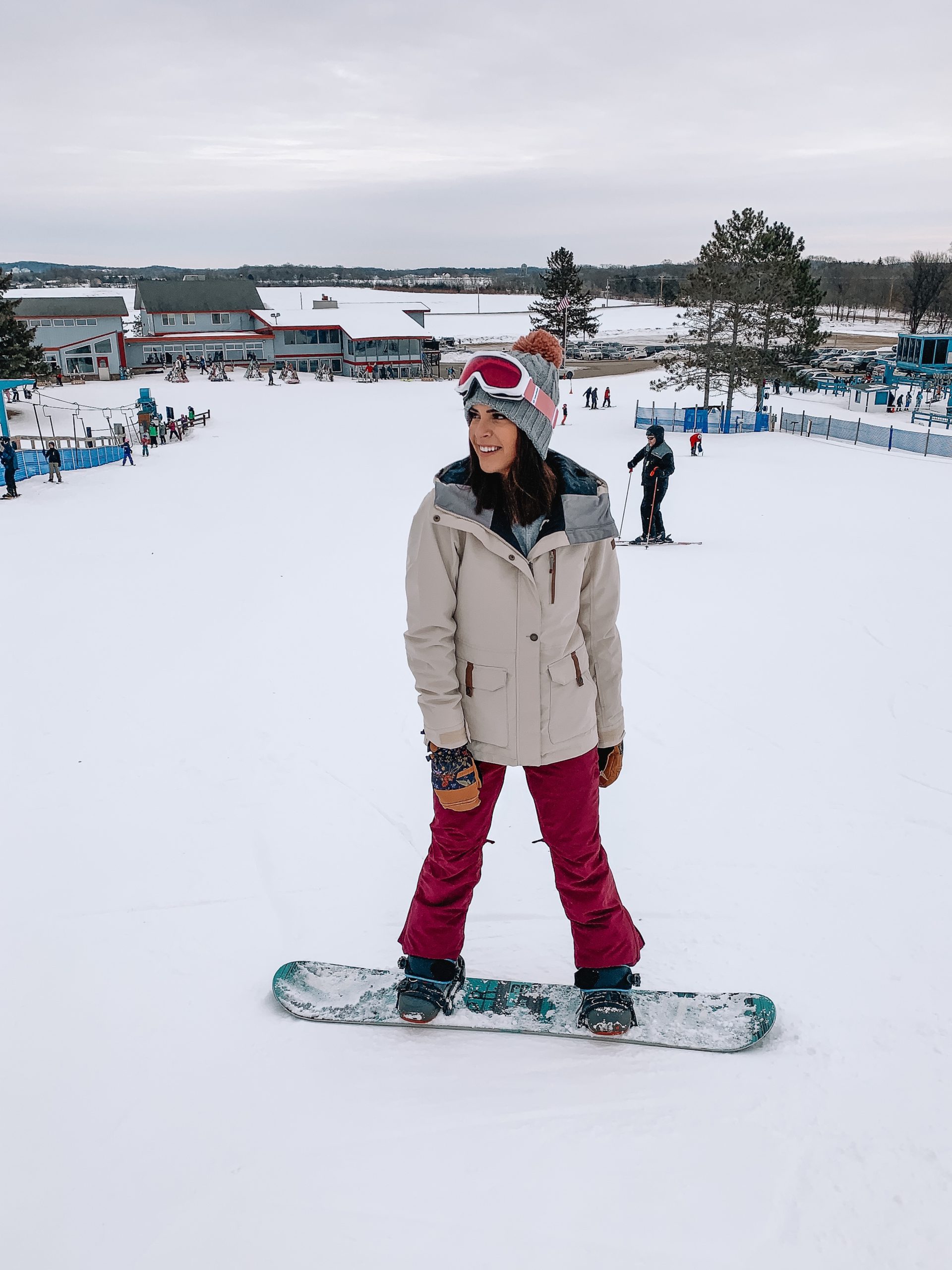 cute snowboarding skiing gear, backcountry, snowboarding outfit, Roxy Andie jacket, cabin pant