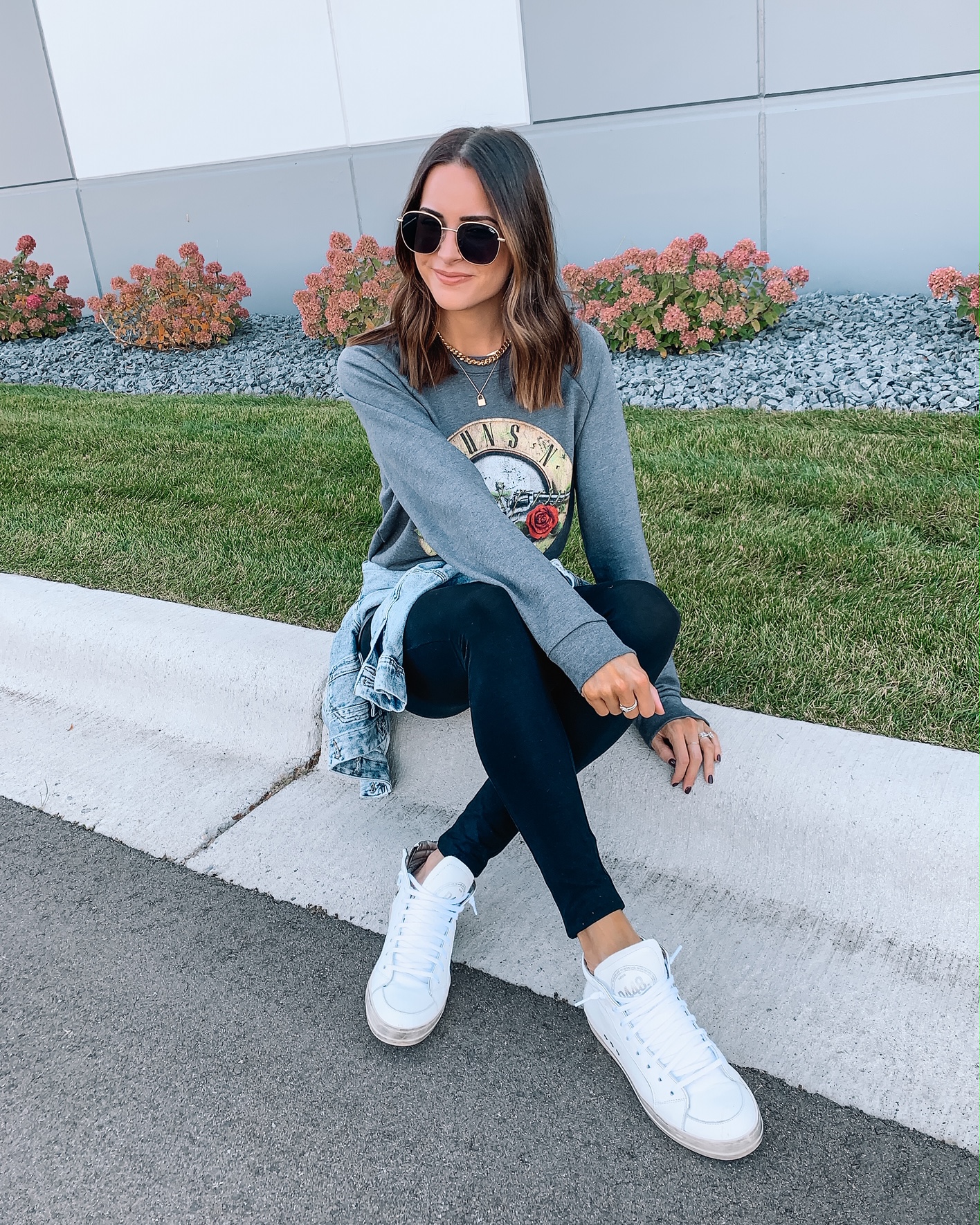 High top with leggings  Outfits with converse, Converse style, Grey  converse